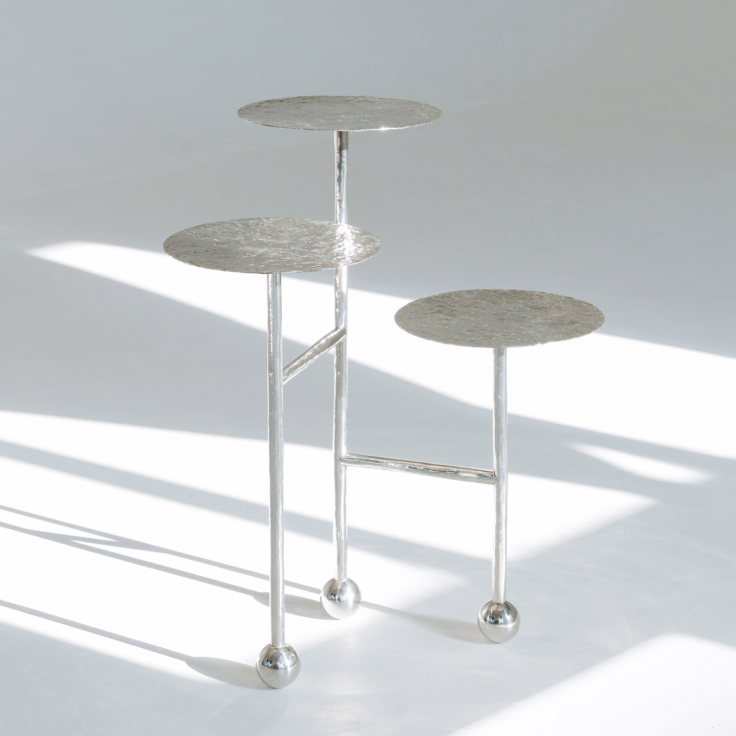 Silver Liquid Table with three table tops by Fürn