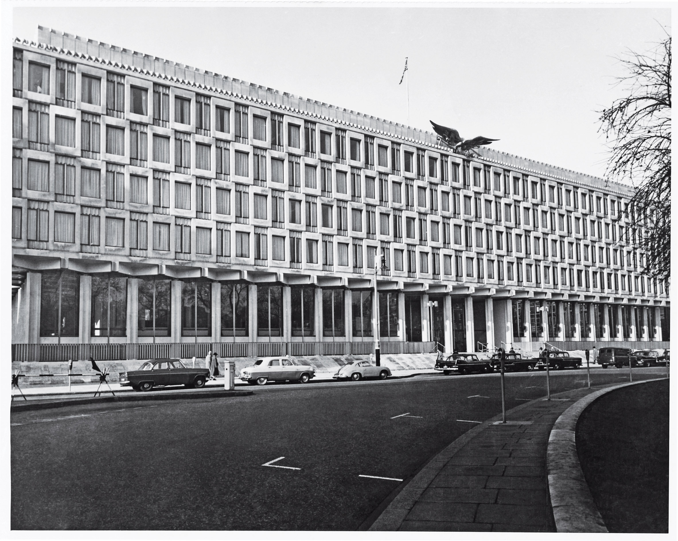 Saarinen embassy London