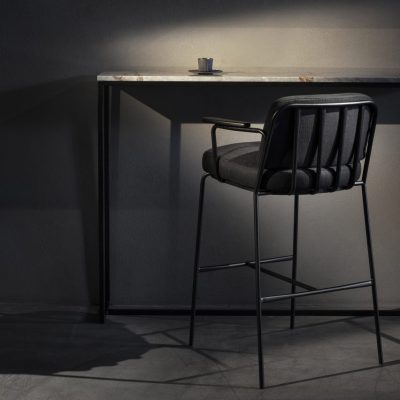 palm-compact-comfort-a-bar-stool-jean-michel-wilmotte-parla-design_dezeen_2364_sq-852x852-1